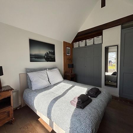 Maison De Campagne Lumineuse Spacieuse Dans Impasse Au Calme A Proximite D'Un Chateau Deux Verandas Grand Jardin Cabane Pour Velos, Pres Port En Bessin Et Bayeux, Proche Plages Du Debarquement Commes 外观 照片