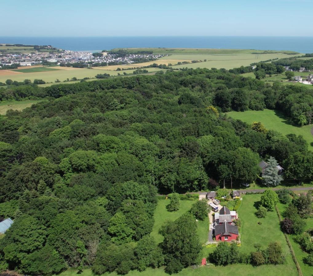 Maison De Campagne Lumineuse Spacieuse Dans Impasse Au Calme A Proximite D'Un Chateau Deux Verandas Grand Jardin Cabane Pour Velos, Pres Port En Bessin Et Bayeux, Proche Plages Du Debarquement Commes 外观 照片