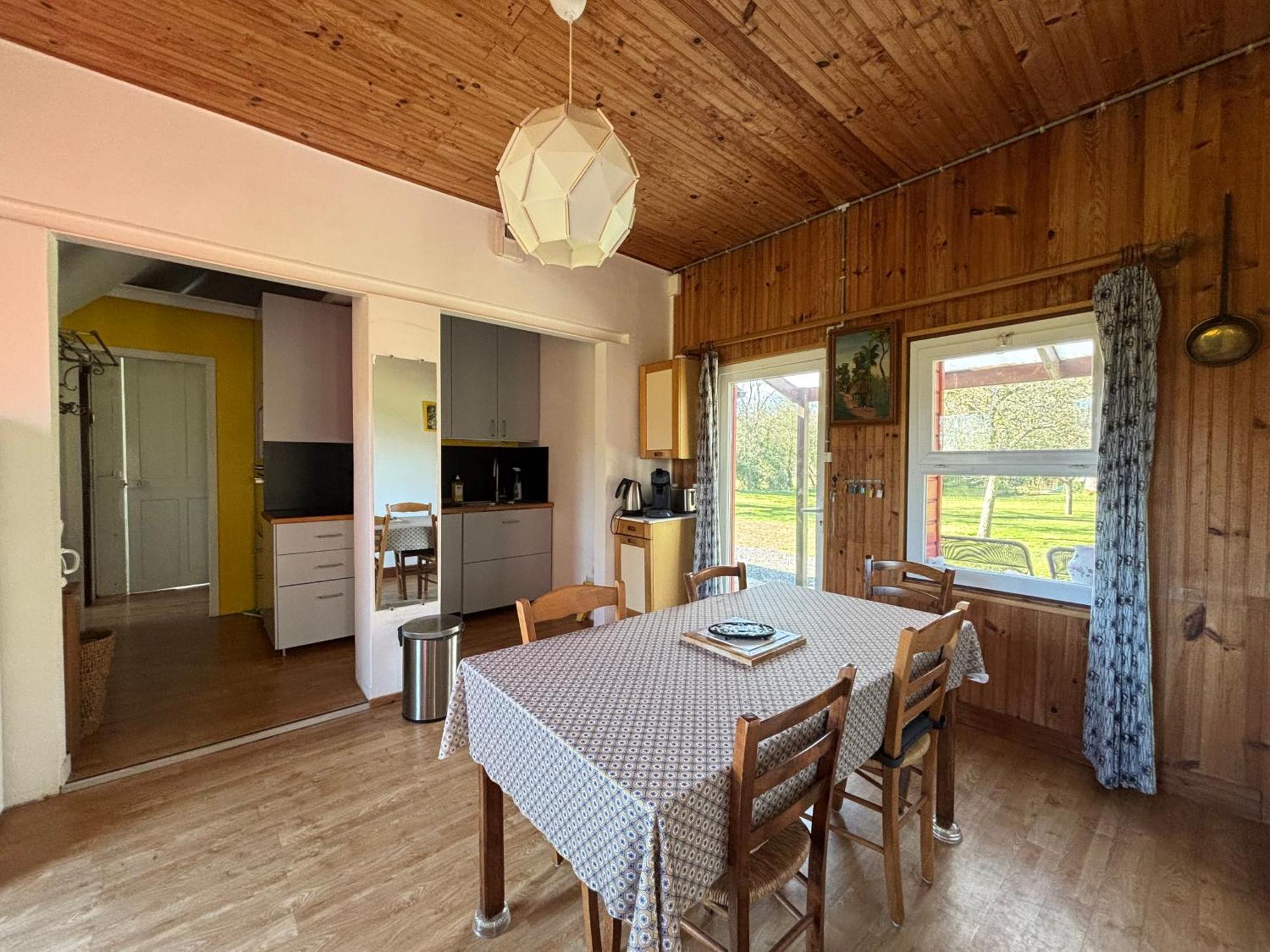 Maison De Campagne Lumineuse Spacieuse Dans Impasse Au Calme A Proximite D'Un Chateau Deux Verandas Grand Jardin Cabane Pour Velos, Pres Port En Bessin Et Bayeux, Proche Plages Du Debarquement Commes 外观 照片