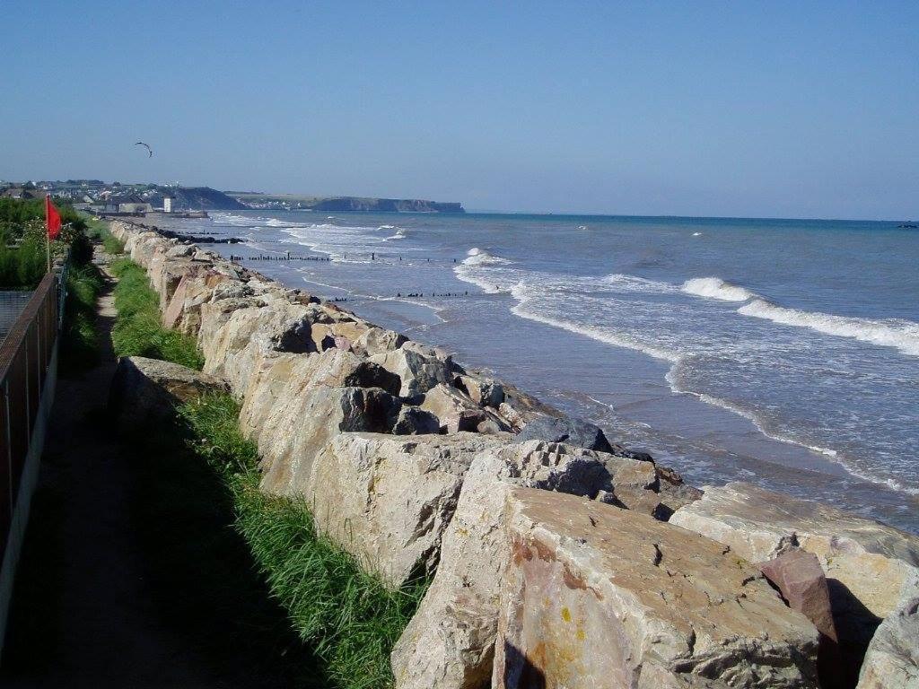 Maison De Campagne Lumineuse Spacieuse Dans Impasse Au Calme A Proximite D'Un Chateau Deux Verandas Grand Jardin Cabane Pour Velos, Pres Port En Bessin Et Bayeux, Proche Plages Du Debarquement Commes 外观 照片