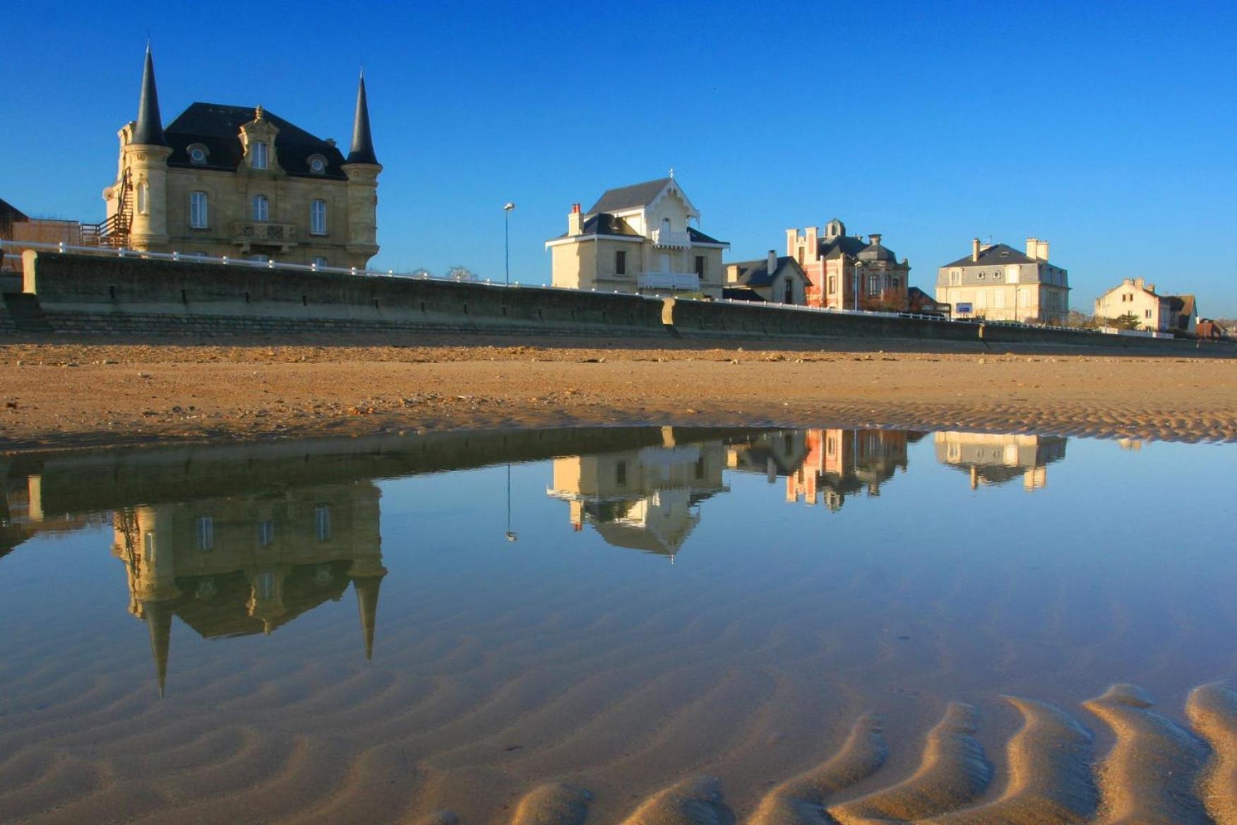 Maison De Campagne Lumineuse Spacieuse Dans Impasse Au Calme A Proximite D'Un Chateau Deux Verandas Grand Jardin Cabane Pour Velos, Pres Port En Bessin Et Bayeux, Proche Plages Du Debarquement Commes 外观 照片